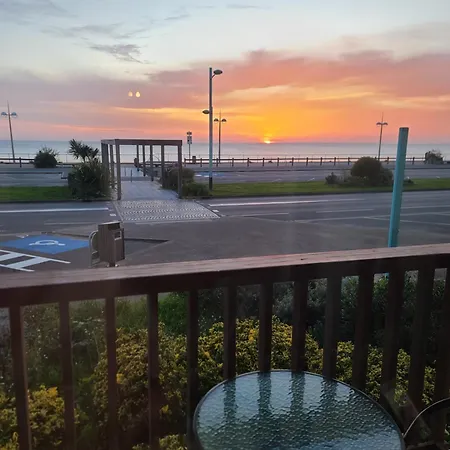 Le Front De Διαμέρισμα *